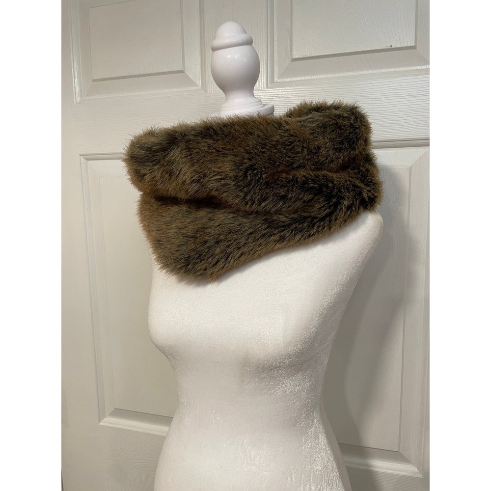 Restoration Hardware Luxe Faux Fur Pull Through Scarf Brown Velvet Cozy Chic